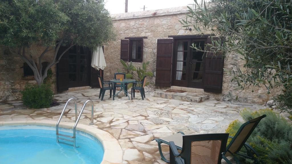Kipseli Cottage Polis Esterno foto